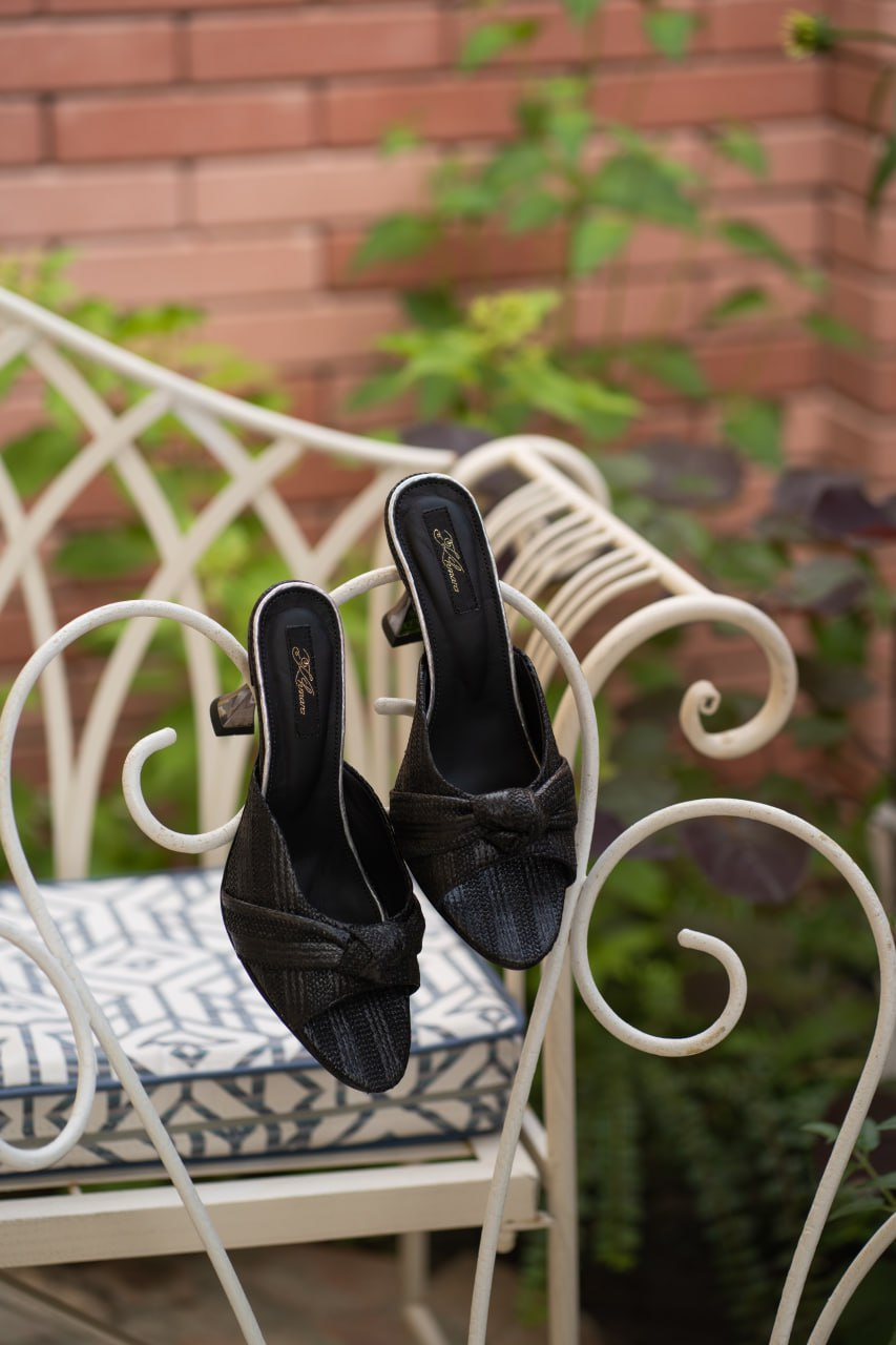 VERONA BLACK MULES | Image 2